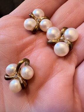 Pearl Cluster Stud Earrings with Gold-Tone Ribbon Accent